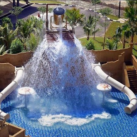 Sea View Water Theme Park At Swiss Garden Residence - 2 Bedroom Apartment クアンタン エクステリア 写真